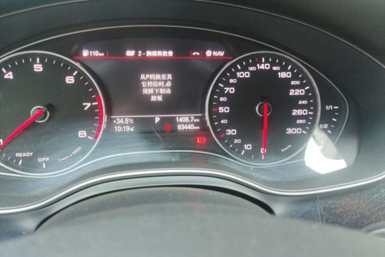 Used Audi A6L 2018 30th Anniversary Edition 35 TFSI Fashion Model Odometer Close Up