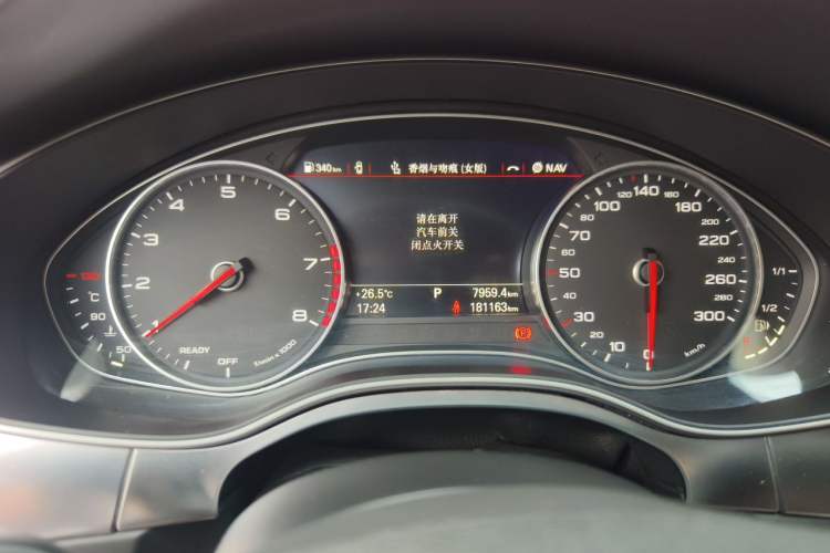 Used Audi A6L 2018 30th Anniversary Edition 35 TFSI Fashion Model Odometer Close Up