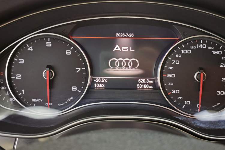 Used Audi A6L 2018 30th Anniversary Edition 35 TFSI Fashion Model Odometer Close Up