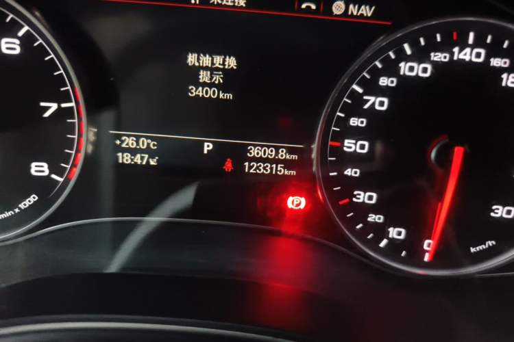 Used Audi A6L 2018 30th Anniversary Edition 35 TFSI Fashion Model Odometer Close Up