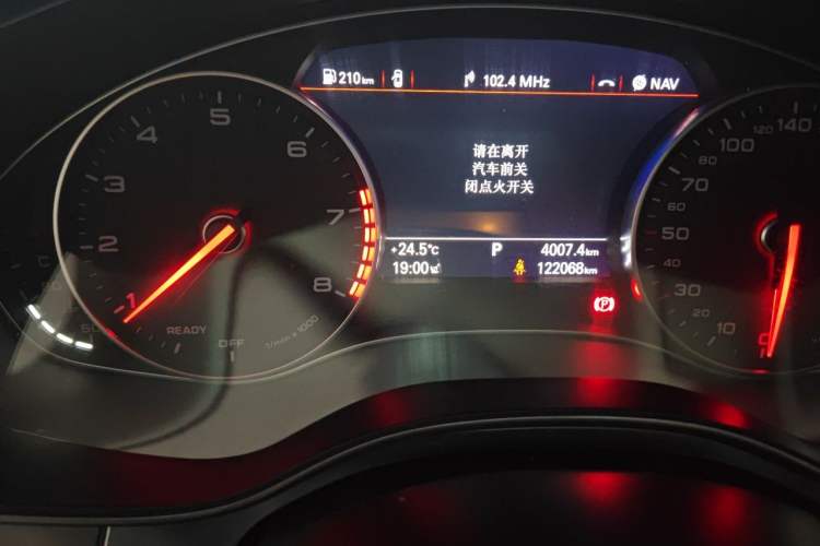 Used Audi A6L 2018 30th Anniversary Edition 35 TFSI Fashion Model Odometer Close Up