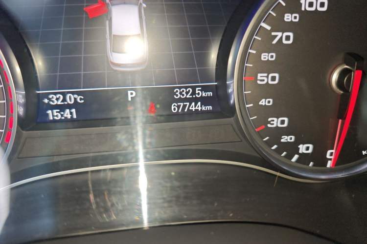 Used Audi A6L 2018 30th Anniversary Edition 35 TFSI Fashion Model Odometer Close Up