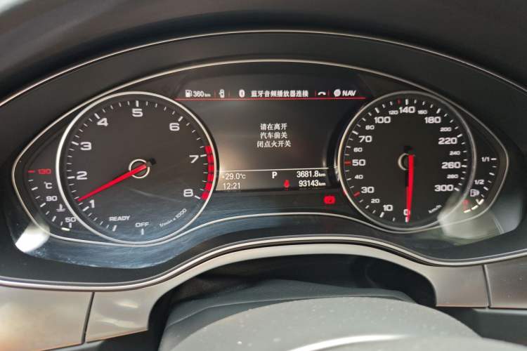 Used Audi A6L 2018 30th Anniversary Edition 35 TFSI Fashion Model Odometer Close Up