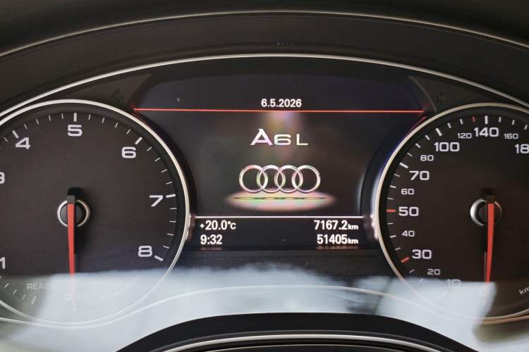 Used Audi A6L 2018 30th Anniversary Edition 35 TFSI Fashion Model Odometer Close Up