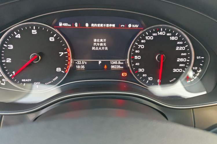 Used Audi A6L 2018 30th Anniversary Edition 35 TFSI Fashion Model Odometer Close Up