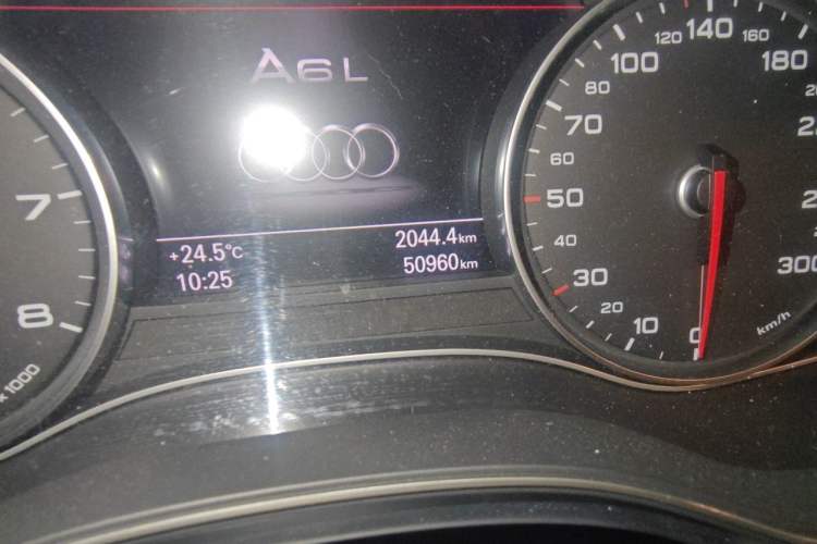 Used Audi A6L 2018 30th Anniversary Edition 35 TFSI Sport Edition Odometer Close Up