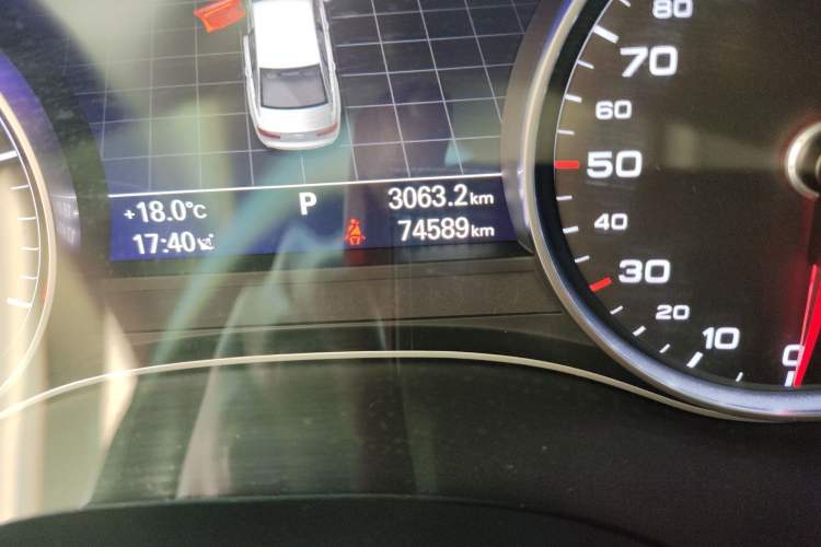 Used Audi A6L 2018 30th Anniversary Edition 35 TFSI Fashion Model Odometer Close Up
