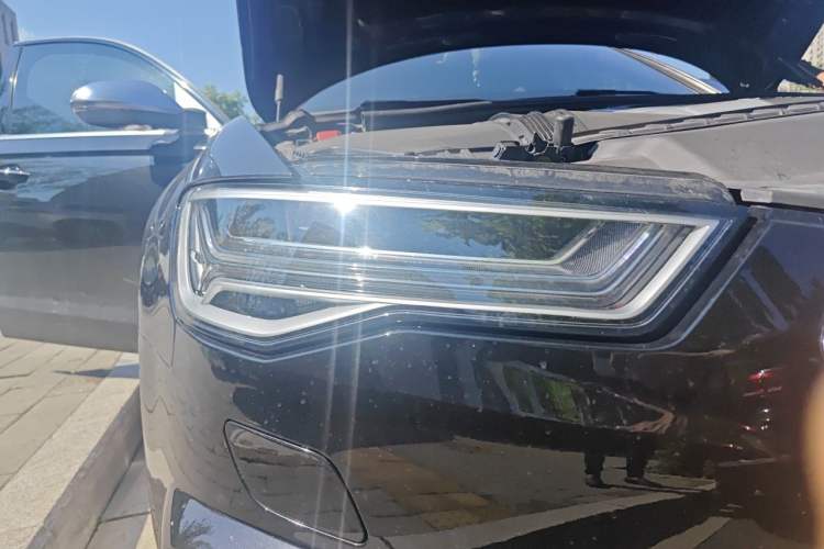 Used Audi A6L 2018 30th Anniversary Edition 45 TFSI quattro Sport model Right Front Headlight