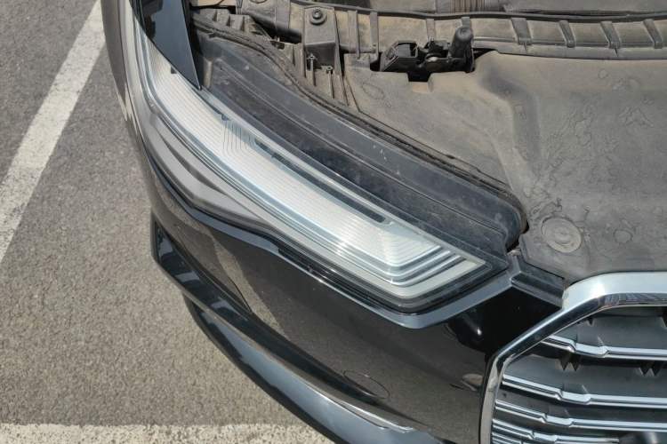 Used Audi A6L 2018 30th Anniversary Edition 45 TFSI quattro Sport model Right Front Headlight