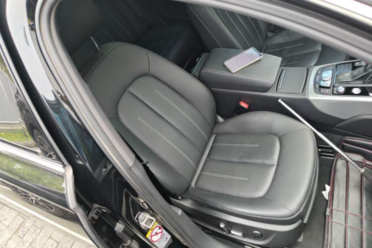 Used Audi A6L 2018 30th Anniversary Edition 45 TFSI quattro Sport model Right Front Seat