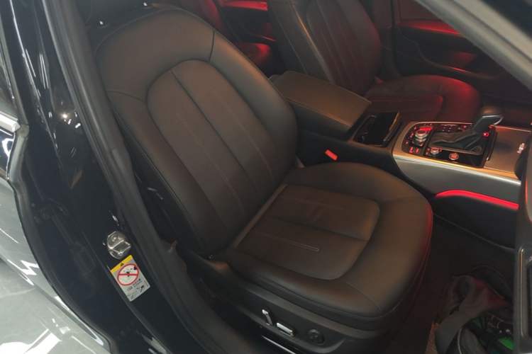 Used Audi A6L 2018 30th Anniversary Edition 45 TFSI quattro Sport model Right Front Seat