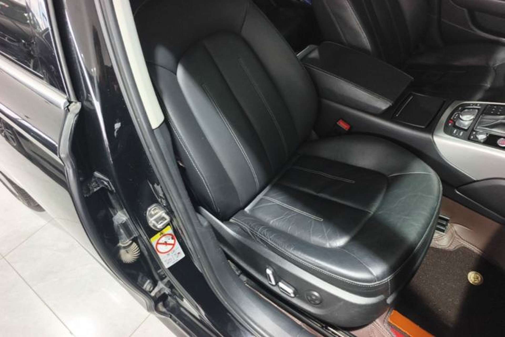 Used Audi A6L 2018 30th Anniversary Edition 35 TFSI Fashion Model Right Front Seat