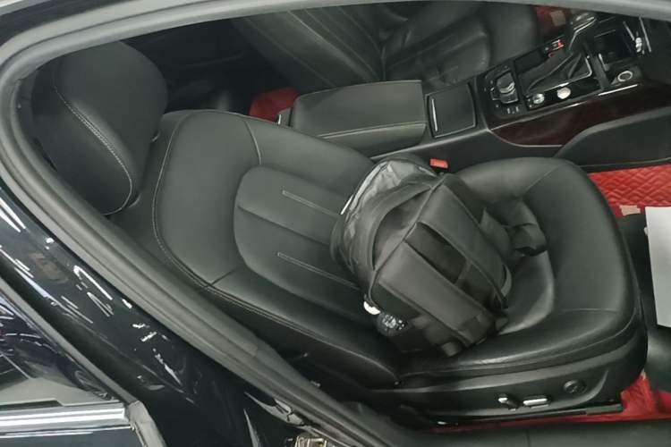 Used Audi A6L 2018 30th Anniversary Edition 45 TFSI quattro Sport model Right Front Seat