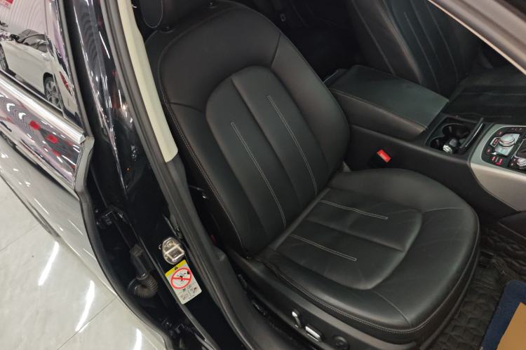 Used Audi A6L 2018 30th Anniversary Edition 35 TFSI Fashion Model Right Front Seat