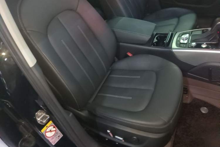Used Audi A6L 2018 30th Anniversary Edition 35 TFSI Fashion Model Right Front Seat