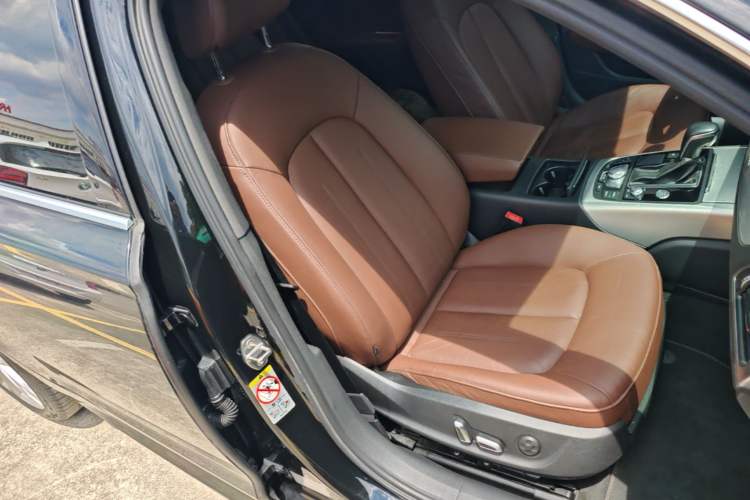 Used Audi A6L 2018 30th Anniversary Edition 45 TFSI quattro Sport model Right Front Seat