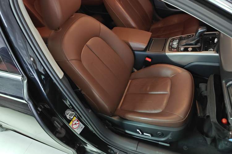 Used Audi A6L 2018 30th Anniversary Edition 35 TFSI Fashion Model Right Front Seat