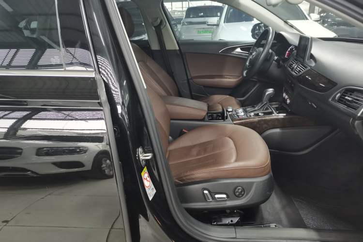 Used Audi A6L 2018 30th Anniversary Edition 35 TFSI Fashion Model Right Front Seat