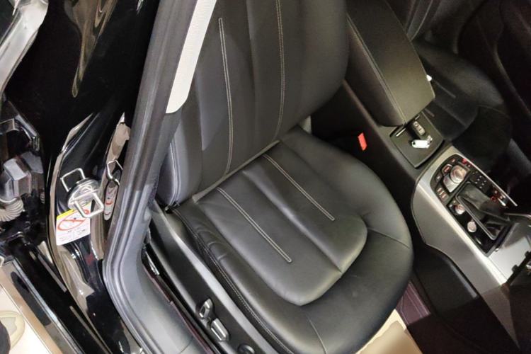 Used Audi A6L 2018 30th Anniversary Edition 35 TFSI Fashion Model Right Front Seat