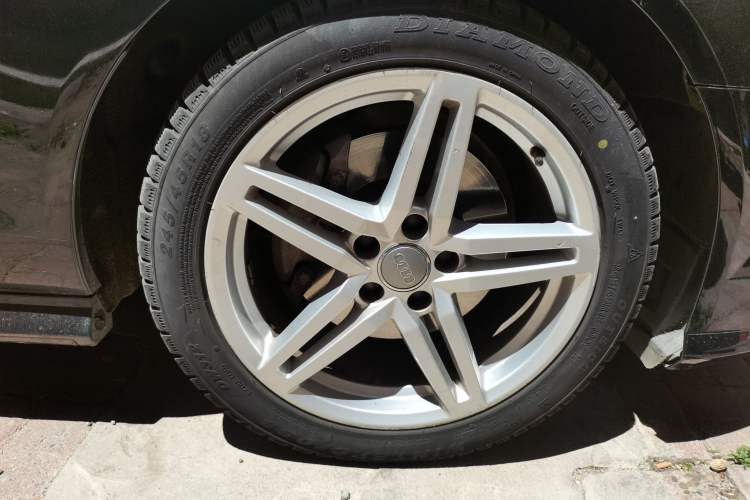 Used Audi A6L 2018 30th Anniversary Edition 30 FSI Style Model Right Front Wheel Hub