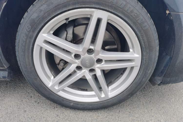 Used Audi A6L 2018 30th Anniversary Edition 30 FSI Style Model Right Front Wheel Hub