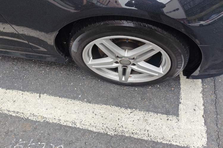 Used Audi A6L 2018 30th Anniversary Edition 30 FSI Style Model Right Front Wheel Hub