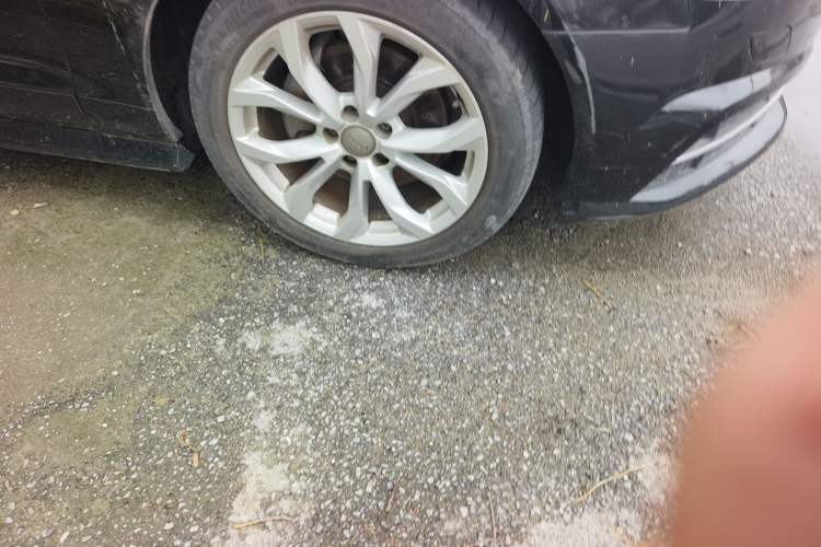 Used Audi A6L 2018 30th Anniversary Edition 35 TFSI Fashion Model Right Front Wheel Hub