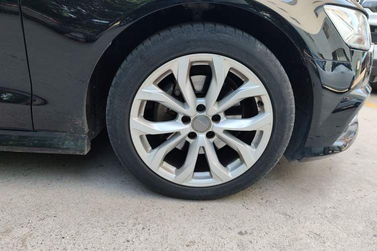 Used Audi A6L 2018 35 TFSI Collector's Edition Right Front Wheel Hub