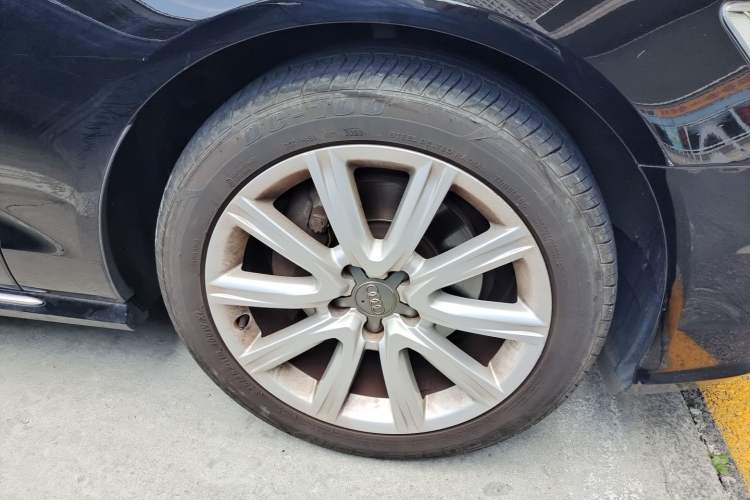 Used Audi A6L 2018 30th Anniversary Edition TFSI Trendy Model Right Front Wheel Hub
