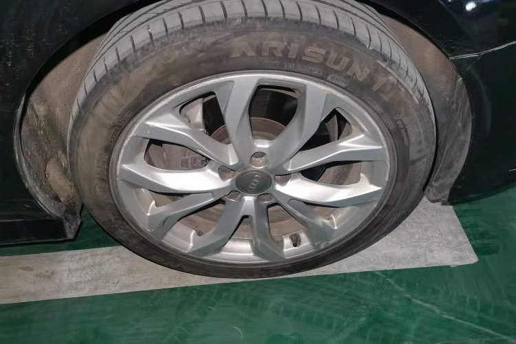 Used Audi A6L 2018 30th Anniversary Edition 35 TFSI Fashion Model Right Front Wheel Hub