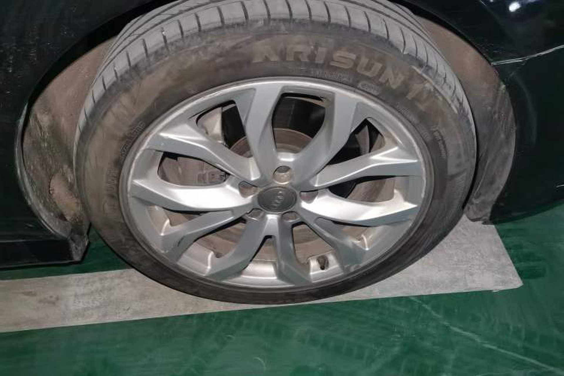 Used Audi A6L 2018 30th Anniversary Edition 35 TFSI Fashion Model Right Front Wheel Hub