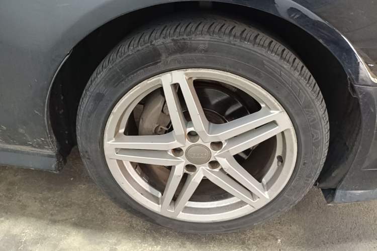 Used Audi A6L  Right Front Wheel Hub