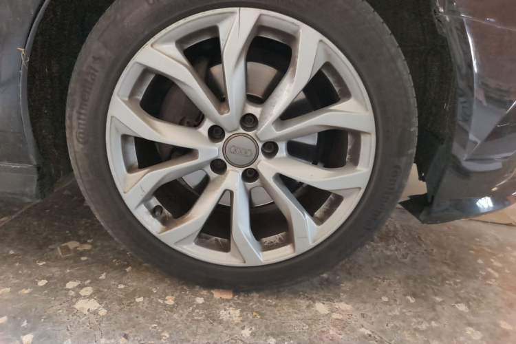 Used Audi A6L 2018 30th Anniversary Edition 35 TFSI Fashion Model Right Front Wheel Hub