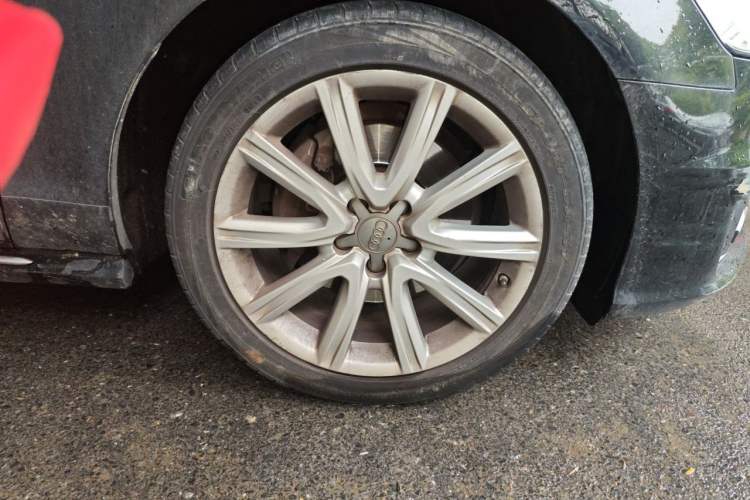 Used Audi A6L 2018 30th Anniversary Edition TFSI Trendy Model Right Front Wheel Hub
