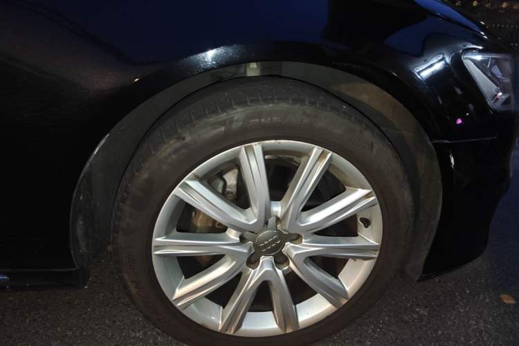 Used Audi A6L 2018 30th Anniversary Edition TFSI Trendy Model Right Front Wheel Hub