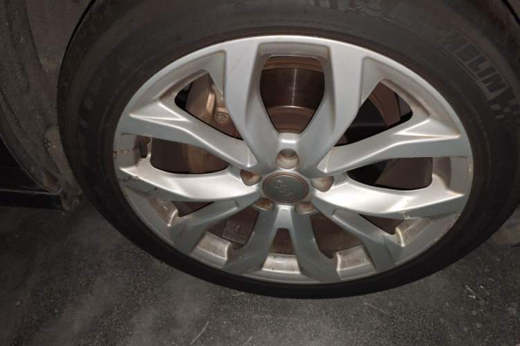Used Audi A6L 2018 30th Anniversary Edition 35 TFSI Fashion Model Right Front Wheel Hub