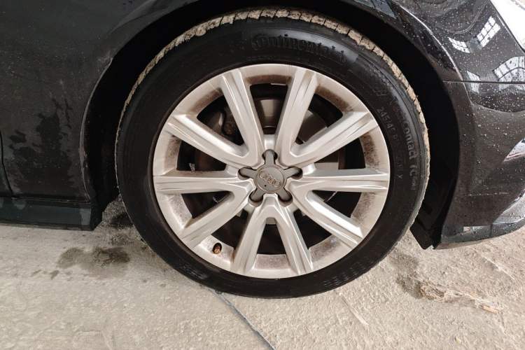 Used Audi A6L 2018 30th Anniversary Edition 30 FSI Style Model Right Front Wheel Hub