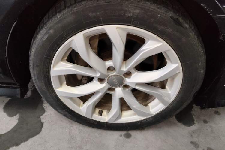 Used Audi A6L 2018 30th Anniversary Edition 35 TFSI Fashion Model Right Front Wheel Hub
