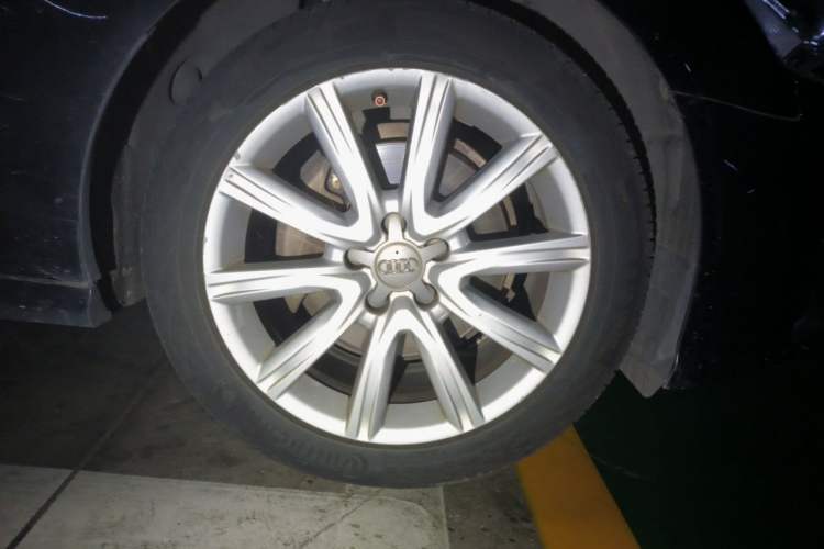 Used Audi A6L 2018 30th Anniversary Edition TFSI Trendy Model Right Front Wheel Hub