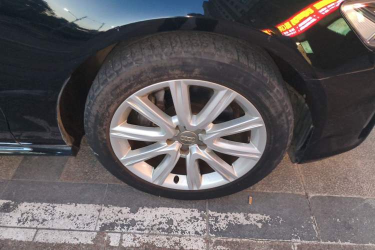 Used Audi A6L 2018 30th Anniversary Edition TFSI Trendy Model Right Front Wheel Hub