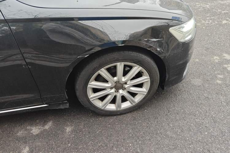 Used Audi A6L 2018 30th Anniversary Edition TFSI Trendy Model Right Front Wheel Hub