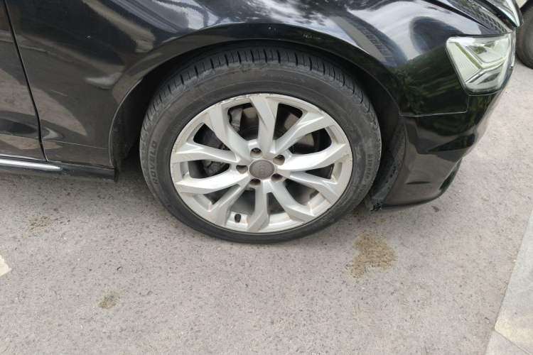 Used Audi A6L 2018 30th Anniversary Edition 35 TFSI Fashion Model Right Front Wheel Hub