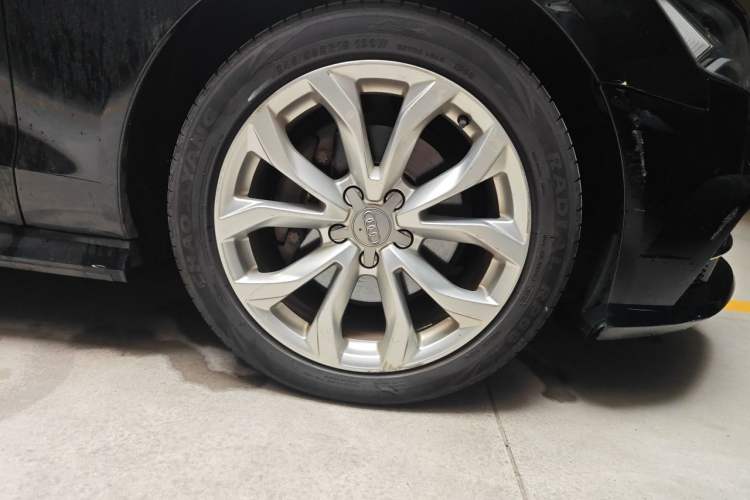 Used Audi A6L 2018 30th Anniversary Edition 35 TFSI Fashion Model Right Front Wheel Hub