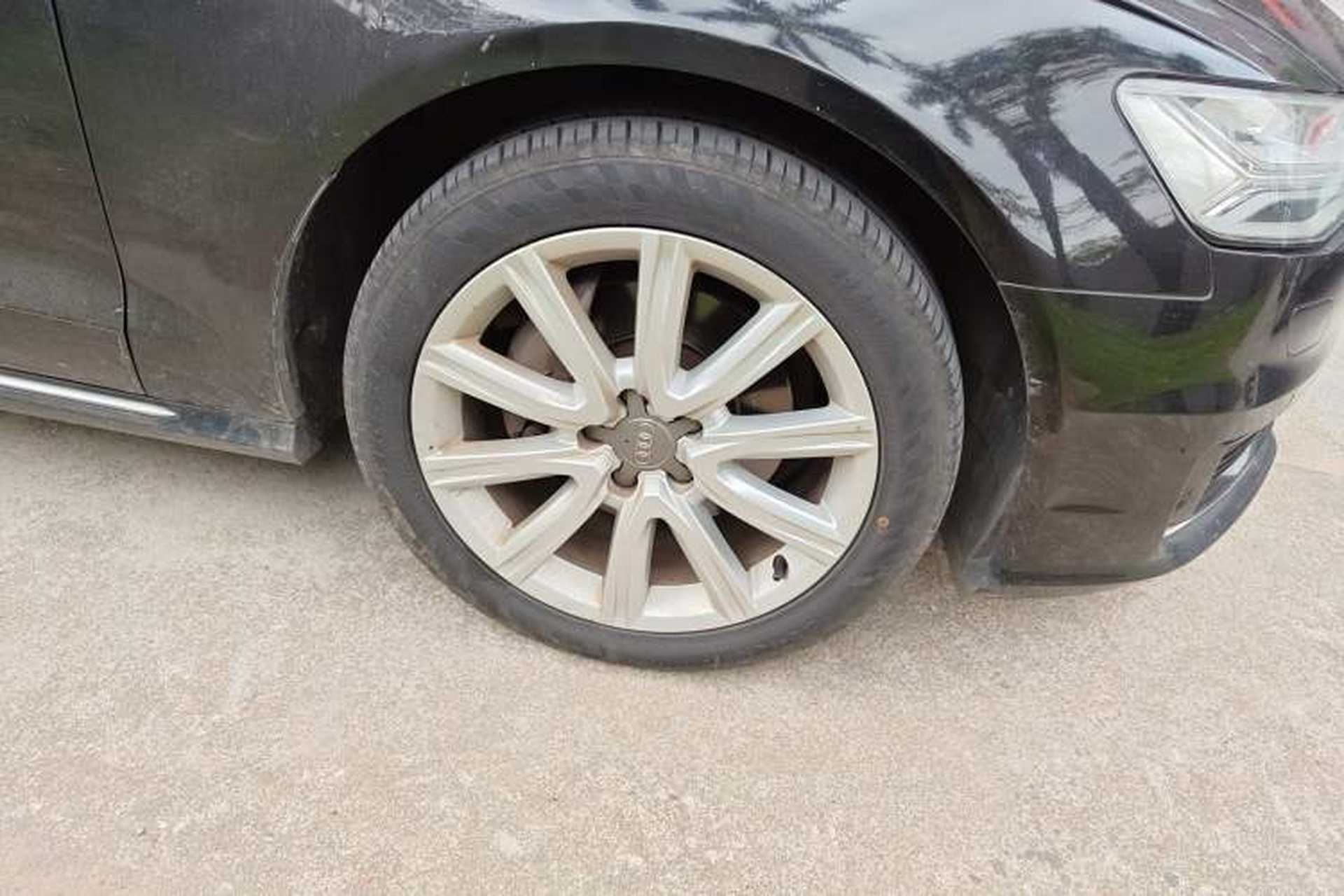 Used Audi A6L 2018 30th Anniversary Edition TFSI Trendy Model Right Front Wheel Hub