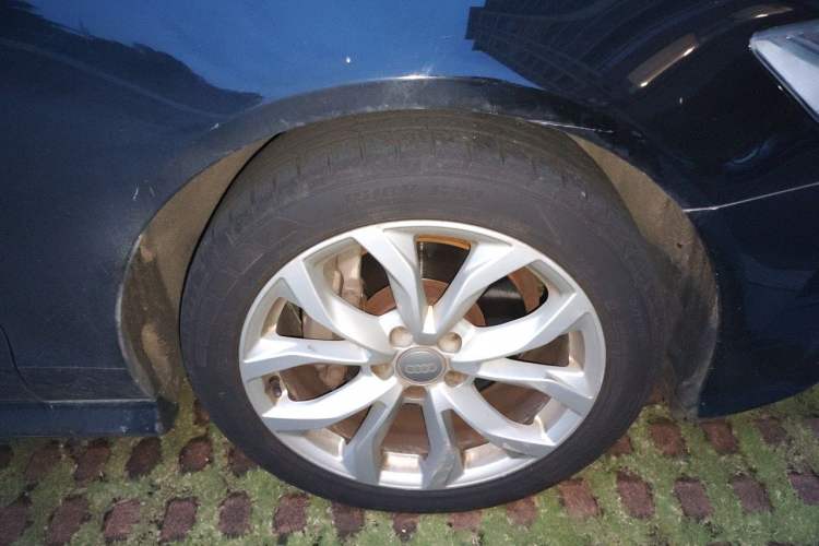 Used Audi A6L 2018 35 TFSI Collector's Edition Right Front Wheel Hub