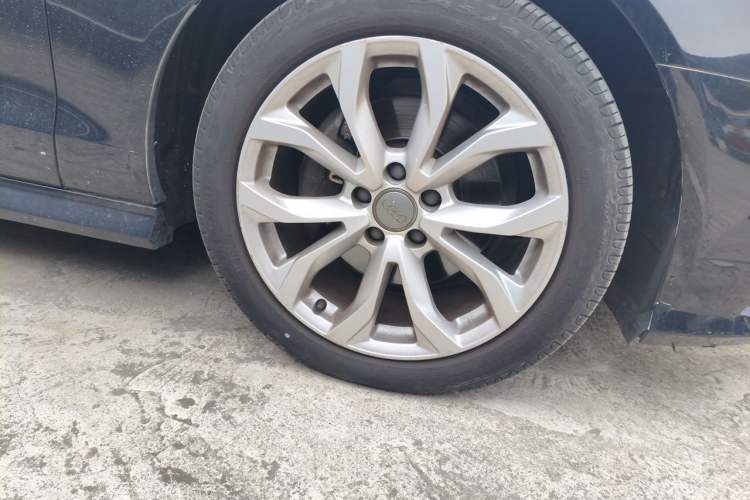 Used Audi A6L 2018 35 TFSI Collector's Edition Right Front Wheel Hub