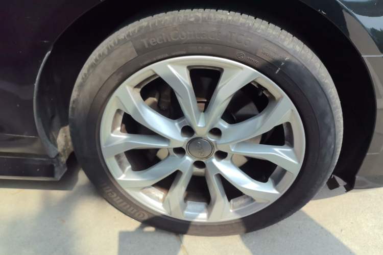 Used Audi A6L 2018 30th Anniversary Edition 35 TFSI Fashion Model Right Front Wheel Hub