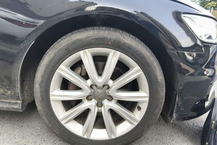 Used Audi A6L 2018 30th Anniversary Edition TFSI Trendy Model Right Front Wheel Hub