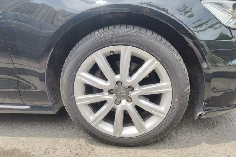 Used Audi A6L 2018 30th Anniversary Edition TFSI Trendy Model Right Front Wheel Hub