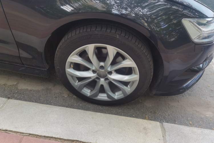 Used Audi A6L 2018 35 TFSI Collector's Edition Right Front Wheel Hub